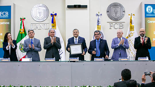 Reacredita CACEB dos licenciaturas de Ciencias Biológicas