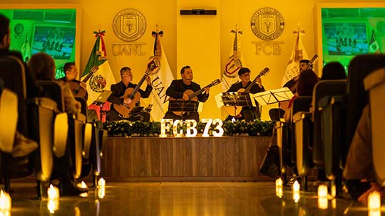Celebramos 73 años