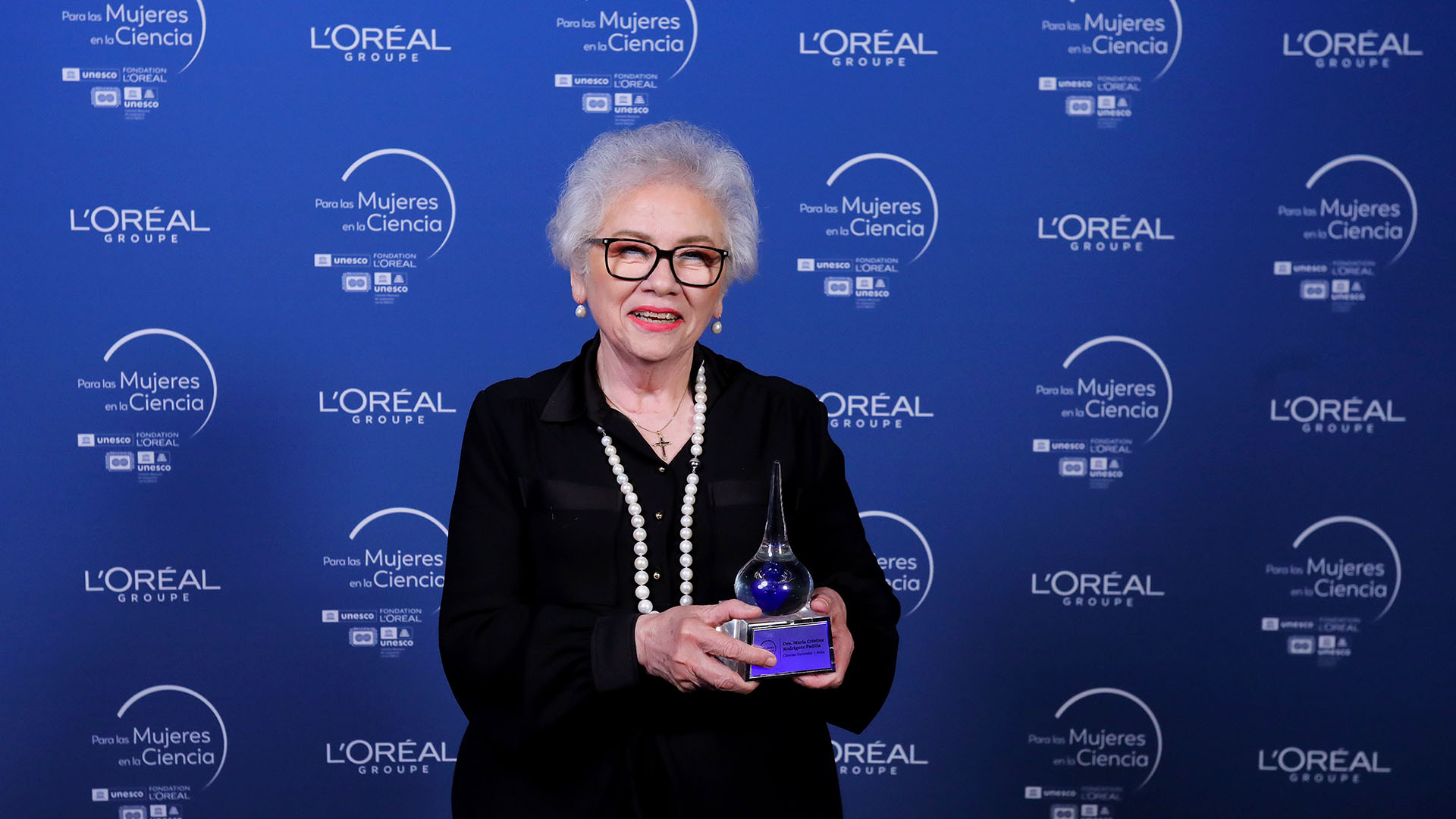 Recibe investigadora de UANL premio otorgado a mujeres en la ciencia